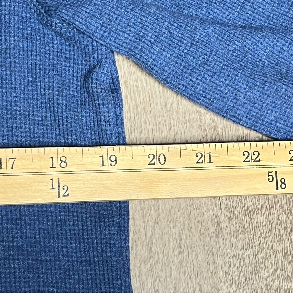 New without Tags Men’s Waffle Henley Thermal Shirt - Size Medium, Navy Blue - Picture 3 of 4